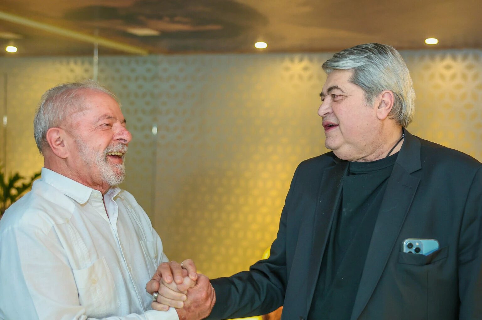 Governo prevê salário de R$ 100 mil para Datena na EBC