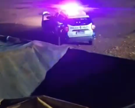 Galpão usado para desmontar caminhões furtados é descoberto em operação policial no interior de MT