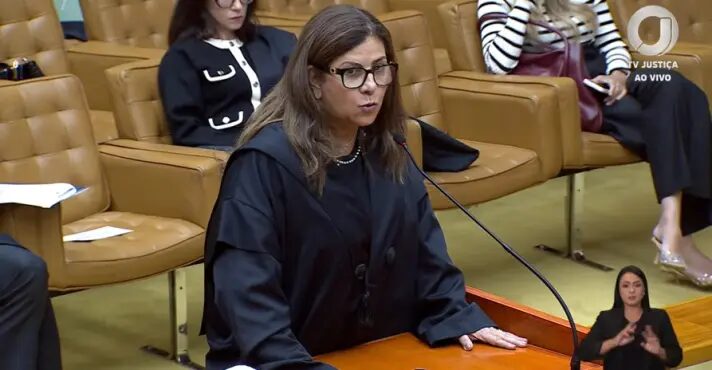 Ao defender penduricalhos, juíza aposentada diz que desembargadores ‘mal têm lanche’ nos tribunais; vídeo