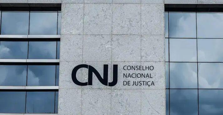 CNJ utiliza brecha legal para preservar salários de magistrados punidos