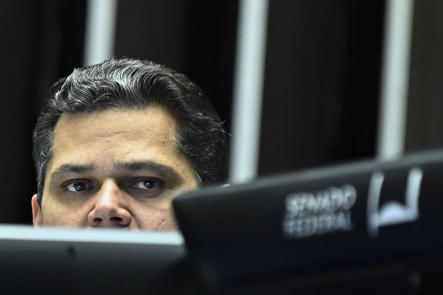 Senadores acionam STF para forçar instalação de CPI do Master