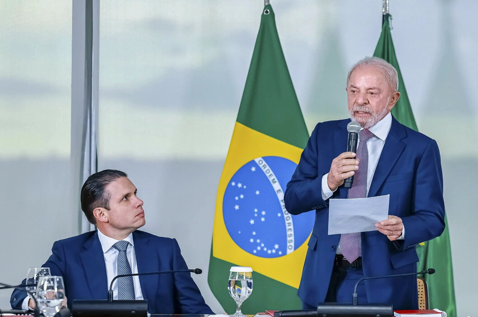 Lula comete deslize e afirma que Brasil será respeitado no crime