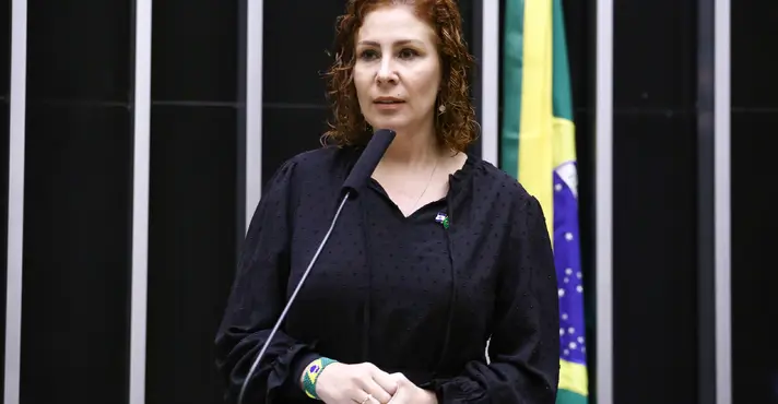 Justiça italiana confirma extradição de Carla Zambelli ao Brasil