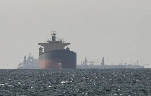 Irã impede entrada de navios chineses no Estreito de Ormuz