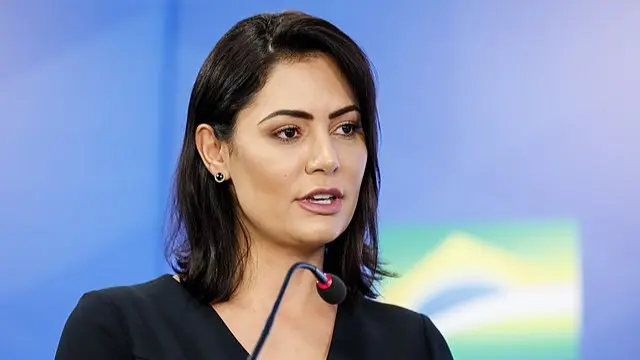 Michelle se afasta da política para cuidar de Bolsonaro