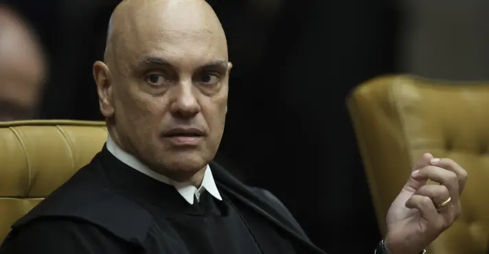 Moraes comete erros ortográficos em decisão sobre Bolsonaro