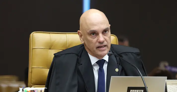 Moraes e Dino votam para manter Bolsonaro na Papudinha