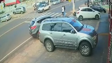 Idosa morre após ser atropelada por carro na faixa de pedestre em MT