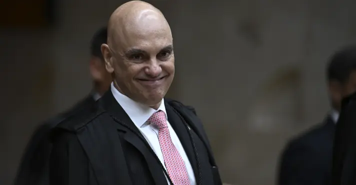 Alexandre de Moraes trocou número de celular pouco antes de escândalo com Vorcaro