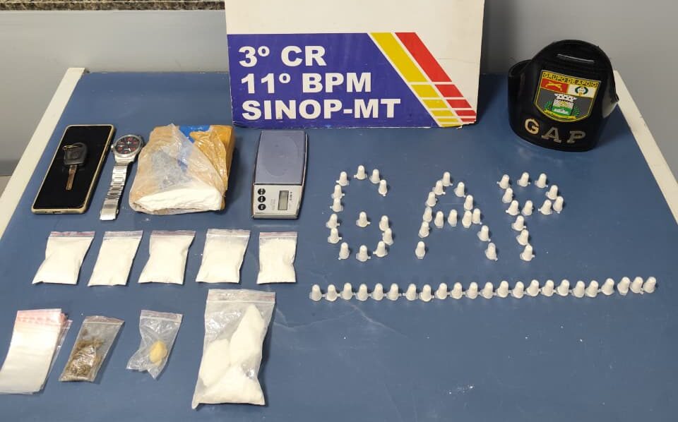 PM prende faccionado com tablete e porções de cocaína em Sinop