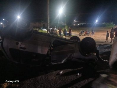 Motorista morre em capotamento de Uno em rodovia de MT