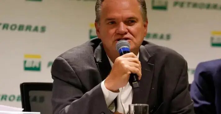 Petrobras destitui diretor de Logística depois de crise nos combustíveis