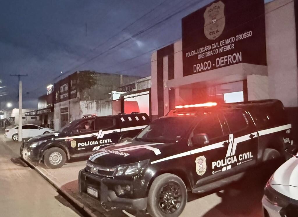 Polícia cumpre 21 ordens judiciais contra núcleo de facção liderado por mulher em Cáceres
