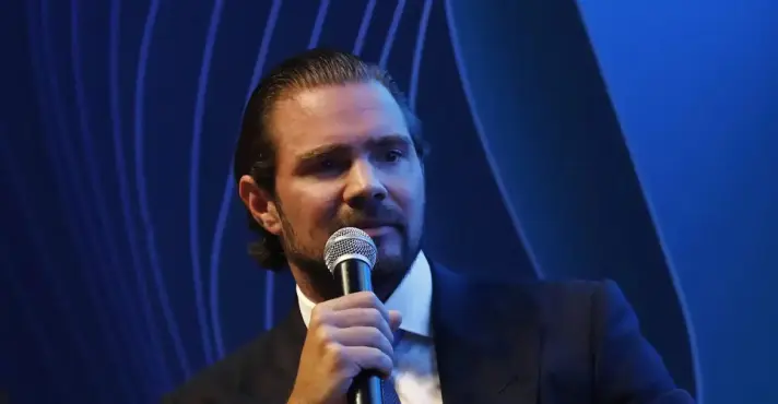 Vorcaro gastou R$ 60 mi com autoridades em eventos de luxo no exterior