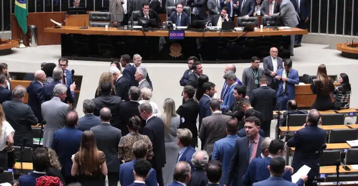 Com pauta única, Câmara vota indicação para ministro do TCU