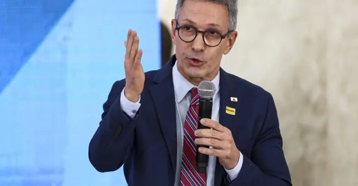 Zema diz que Gilmar cobra favor por decisão pró-MG