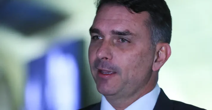 ‘Lula já atrapalhou, e vai ser difícil reverter o estrago que ele causou’, diz Flávio nos EUA