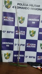 Briga entre vizinhos tem golpe de rastelo e homem com cabeça sangrando