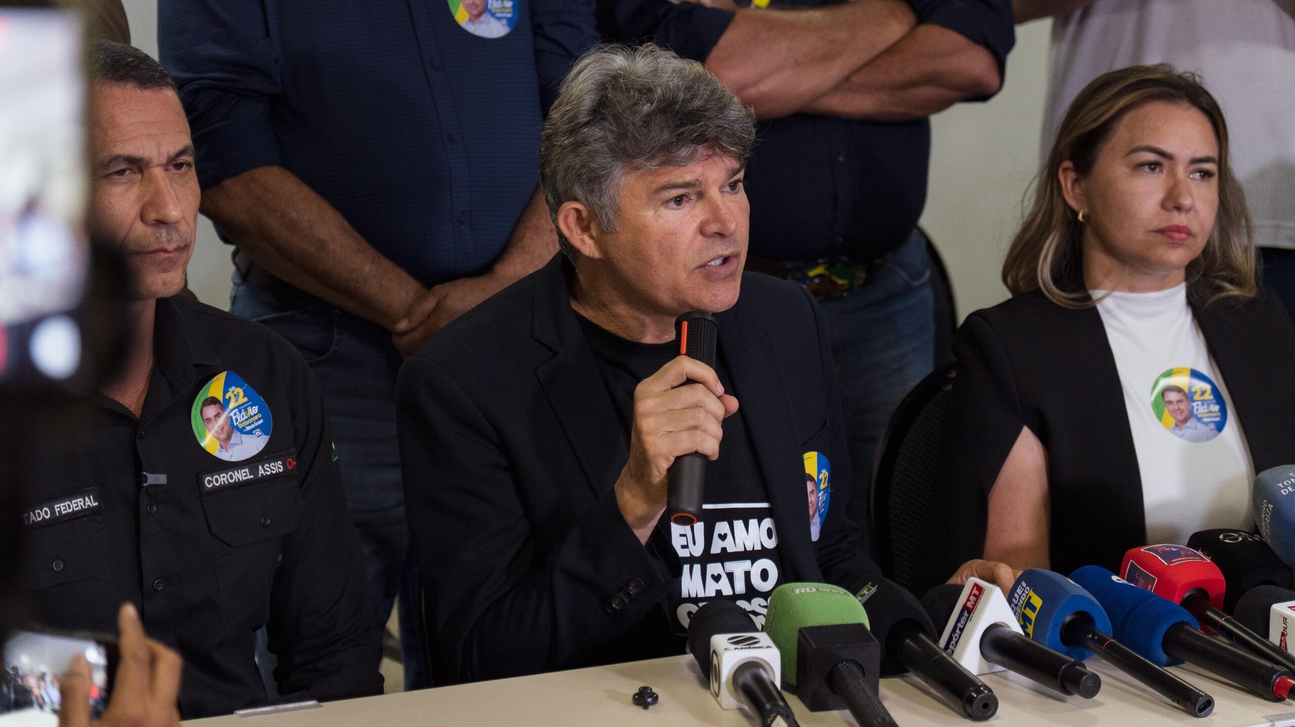Medeiros se reúne com Flávio Bolsonaro em Brasília para discutir segundo turno